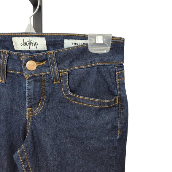 Daytrip Lynx Flare Leg  Jeans - Picture 5 of 6